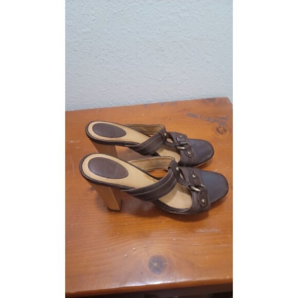 Frye gerry slide Brown Leather Heeled Sandals With Buckle Accents - Size 7.5 - Picture 3 of 11